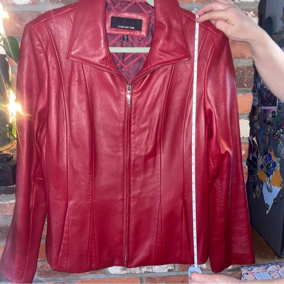 Jones New York Red Leather Jacket zipper w pockets XL..  Great for the Holiday ! - Picture 2 of 6